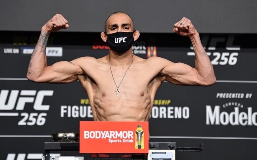 Результаты взвешивания турнира UFC 256: Дейвисон Фигейреду - Брэндон Морено, Тони Фергюсон - Чарльз Оливейра
