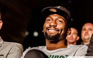 Седрик Думбе победил Ники Хольцкена на Glory 42 