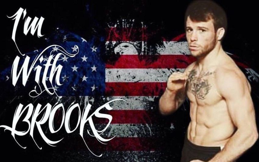  Новичок UFC Джарред Брукс начал раскручивать бой против Иана Макколла