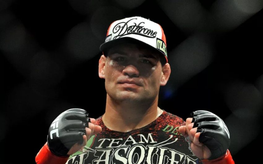 Кейн Веласкес продлил контракт с UFC на четыре поединка
