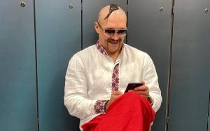 Александр Усик: "Парни на передовой говорят, что мои действия их вдохновляют"