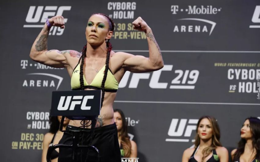 Взвешивание бойцов турнира UFC 232 продлится на час дольше