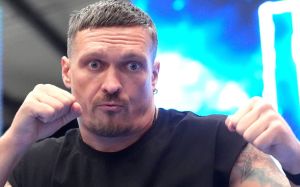 Лоуренс Околи призвал лишить Усика титула WBC, если он не подерется с Кабайелом