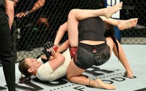 Лиана Джоджуа досрочно победила Диану Бельбиту на UFC on ESPN 13