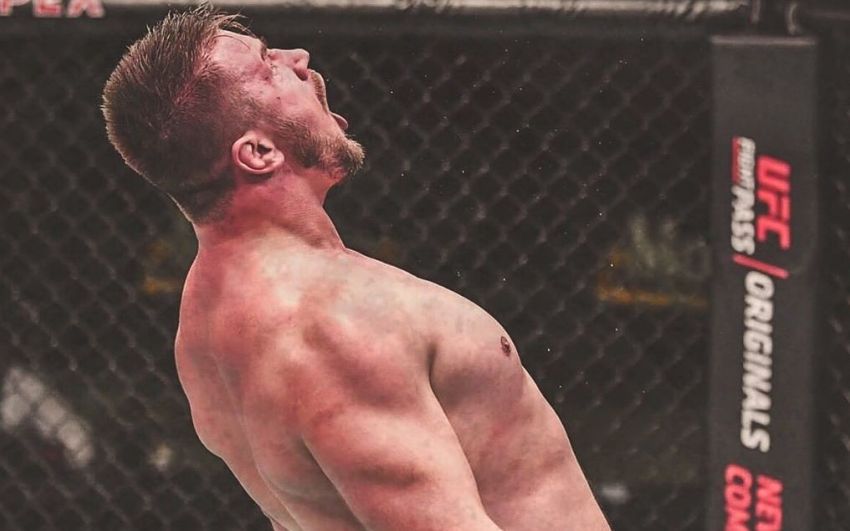 Александр Романов "задушил" Маркоса Рожерио на UFC on ESPN+ 40