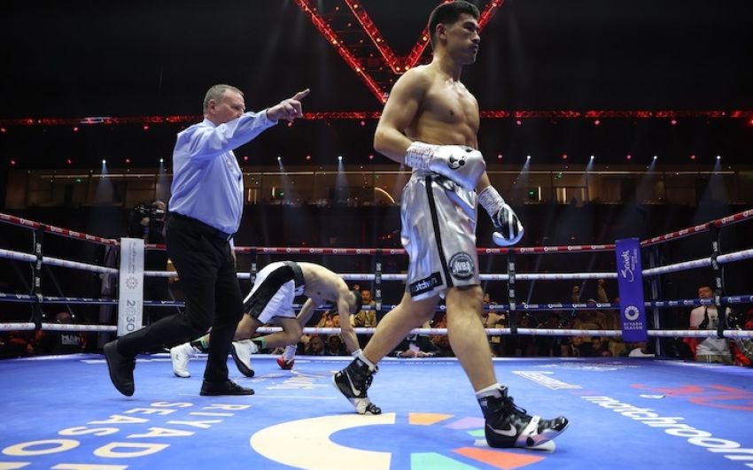 Бивол финишировал Зинада, защитив титул WBA