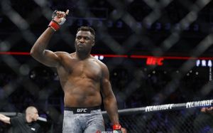 Фрэнсис Нганну не станет следующим претендентом на титул UFC в тяжелом весе
