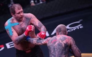 Ведущий "Дома-2" подумывает о бое с Емельяненко