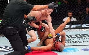 Видео боя Кори Сандхаген – Дейвисон Фигейреду UFC on ESPN 67