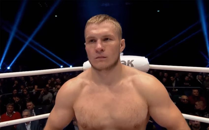Артем Фролов заменит Омари Ахмедова на турнире UFC в Москве