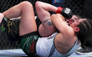 Валентина Шевченко досрочно уступила титул UFC в бою с Алексой Грассо