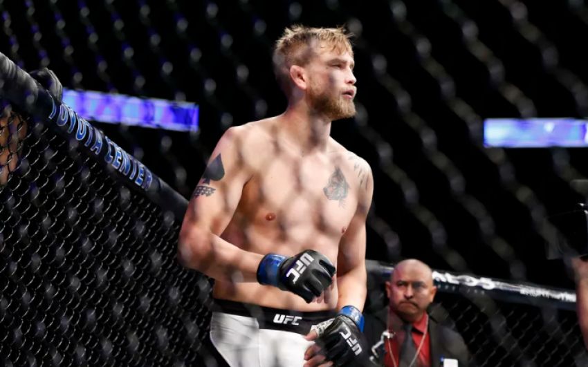 Александр Густаффсон сообщил о новой прибыльной сделке с UFC 