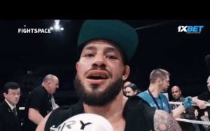 Видео боя Петчпаномрунг Киатмукао - Робин Ван Росмален GLORY 59