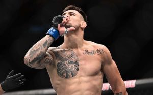 Александр Ракич подписал новый контракт с UFC