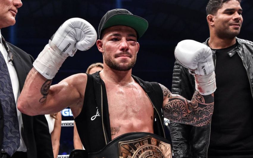 Титулованный кикбоксер Робин Ван Русмален переходит в Bellator