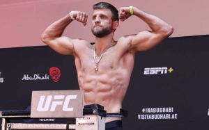 Результаты взвешивания турнира UFC on ESPN 13: Келвин Каттар - Дэн Иге
