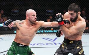 Александр Емельяненко отреагировал на победу Махачева над Волкановски на UFC 284