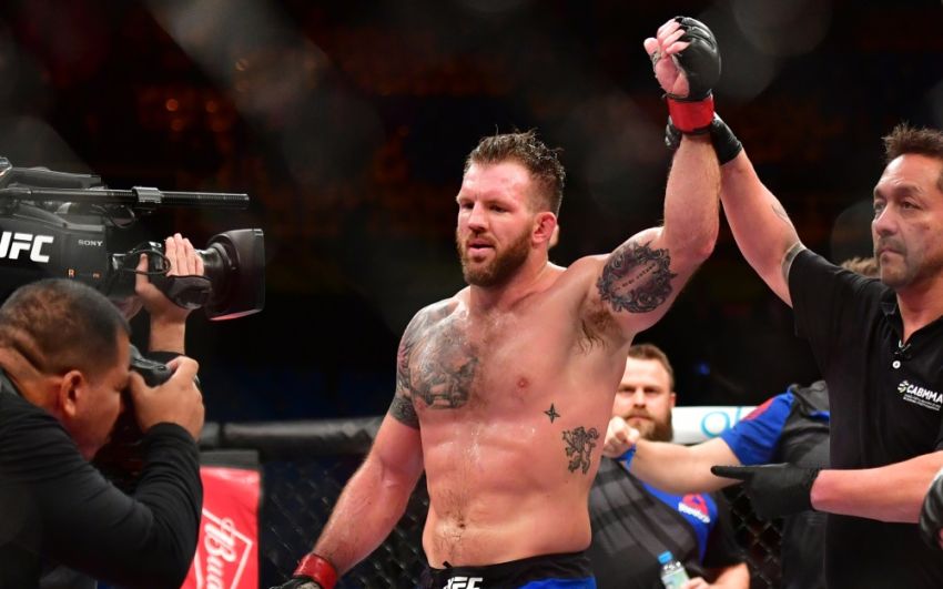 Прошедший турнир UFC Fight Night 100 в гифках