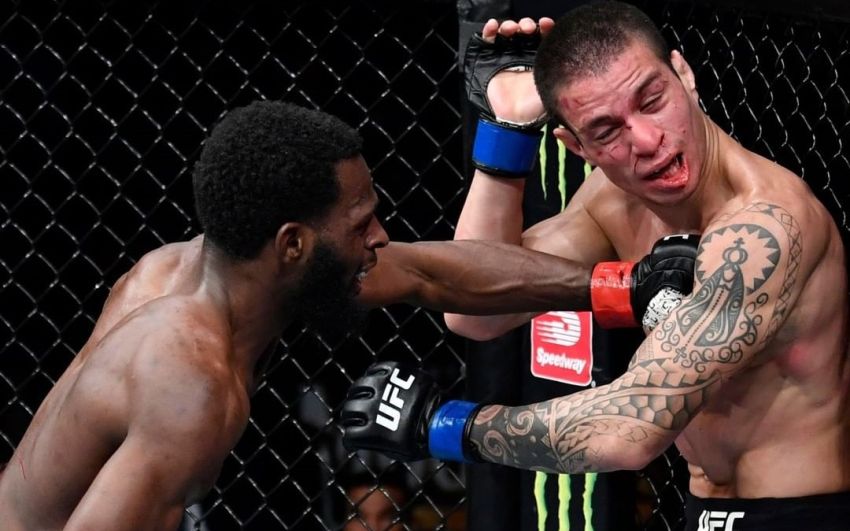 Бонусы турнира UFC Fight Night 166: Кертис Блэйдс - Джуниор Дос Сантос