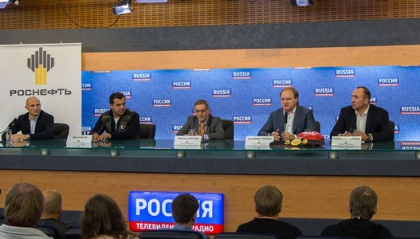 Хрюнов назвал возможные дату и место боя Ортис–Устинов 