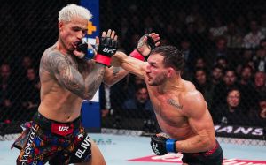 Майкл Чендлер не смог взять реванш у Чарльза Оливейры на UFC 309