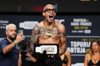 Чарльз Оливейра раскритиковал других легковесов UFC за нежелание драться с ним в Бразилии: "Это плохо выглядит"