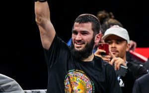 Артур Бетербиев ответил, может ли он отказаться от титула IBF после назначения обязательного претендента