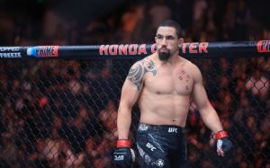 Роберт Уиттакер назвал соперника, с которым хочет подраться на турнире UFC White House