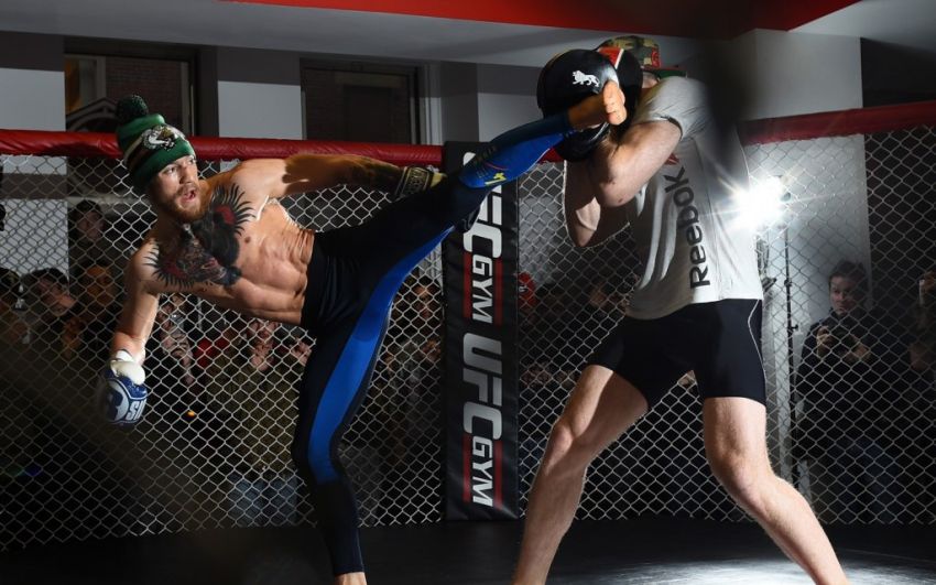 Конор МакГрегор отказался от съемок в кино, ради подготовки к UFC 200