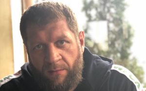 Александр Емельяненко и арбузы