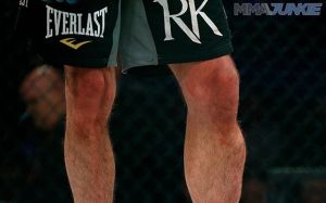 Кадр дня: Голень Рори МакДональда после турнира Bellator 192