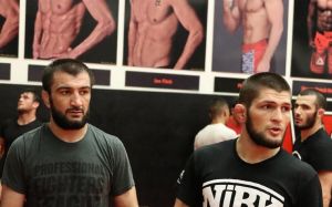Хабиб Нурмагомедов: "Дебют Абубакара в UFC переносится на ноябрьский турнир в Москве"