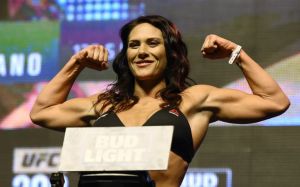 Бой Меган Андерсон и Кэт Зингано в разработке для турнира UFC 232 в Лас-Вегасе