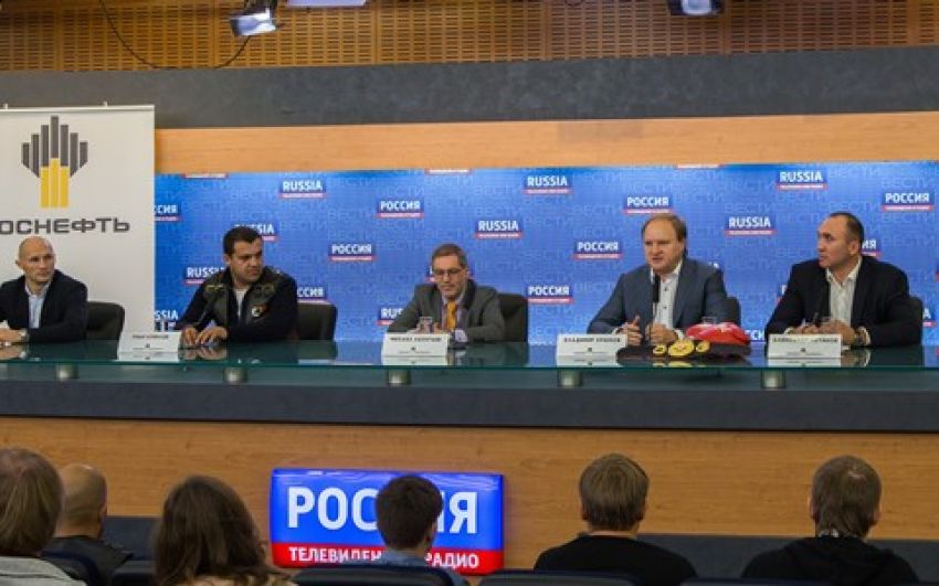 Хрюнов назвал возможные дату и место боя Ортис–Устинов 