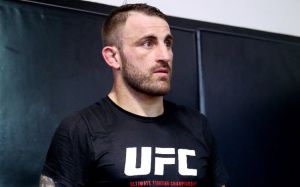 Алекса Волкановски готов подстраховать чемпионский бой Холлоуэя и Эдгара