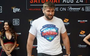 Видео боя Виталий Минаков - Тимоти Джонсон Bellator 225