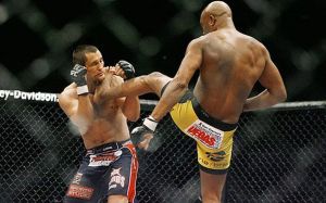 Видео боя Андерсон Сильва - Дэн Хендерсон UFC 82