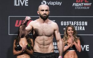 Омари Ахмедов получил в соперники бывшего чемпиона UFC