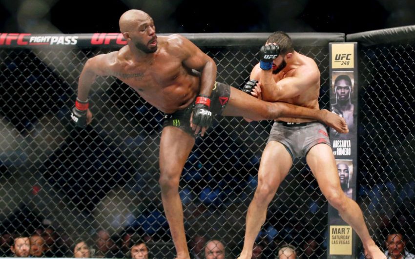Джон Джонс: "Рейес перестал драться в чемпионских раундах на UFC 247"