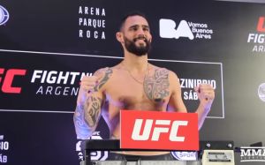Видео взвешивания участников турнира UFC Fight Night 140: Понзиниббио - Магни