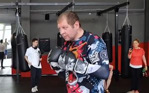 "На это жалко было смотреть". Глава казахстанского промоушена оценил форму Емельяненко