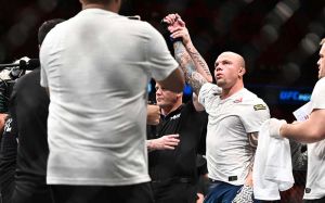 Энтони Смит "задушил" Александра Густафссона на UFC Fight Night 153