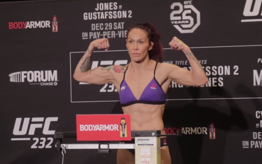 Видео взвешивания участников турнира UFC 232: Джон Джонс - Александр Густафссон 2