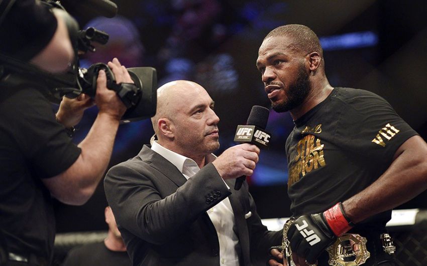 Джо Роган: "Перенос турнира UFC 232 произошел из-за тупости комиссии штата Невада"