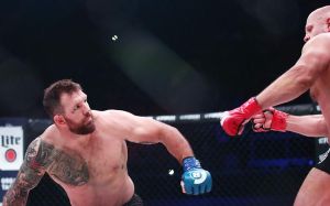 Экс-тренер Емельяненко: "Федор переболел за неделю до боя с Бейдером, у него температура была под 39"