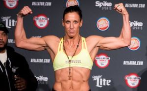 Результаты взвешивания Bellator 202: Джулия Бадд - Талито Ногейра