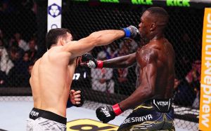 Нассурдин Имавов нокаутировал Исраэля Адесанью в главном событии UFC Fight Night 250