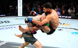 Видео боя Александр Волкановски - Яир Родригес UFC 290
