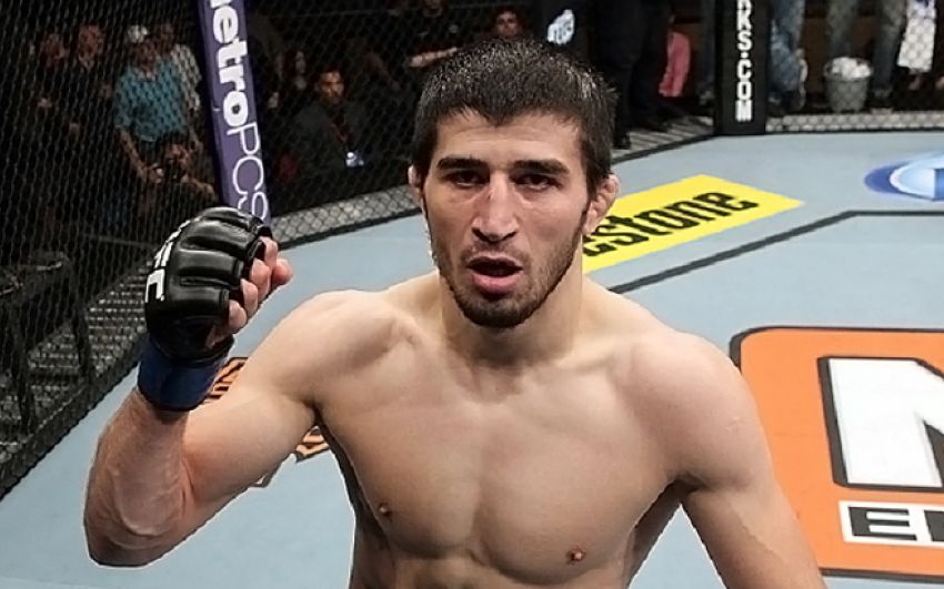 Рустам Хабилов победил Каяна Джонсона на UFC Fight Night Moscow