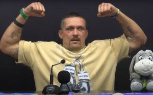Александр Усик обратился к болельщикам после победы над Фьюри